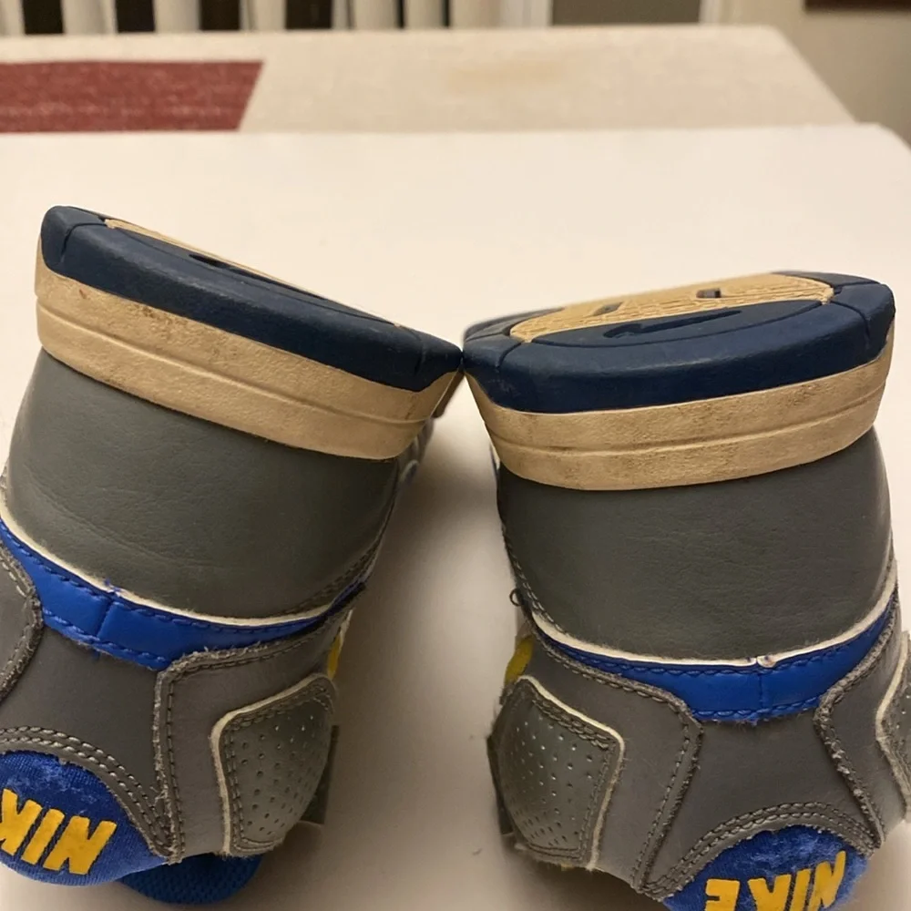 Nike 6.0 Mogan Mid 2 Sneakers 407716-007 Size 5.5Y